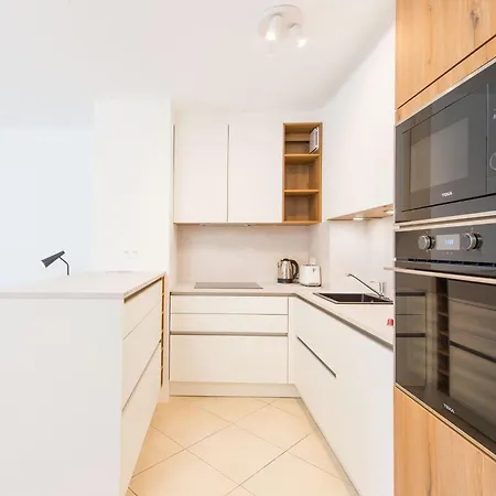 Superbe Climatise A - 2 Pieces, Parking Inclus Apartmán