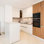 Superbe Climatisé à - 2 Pièces, Parking Inclus Appartement Menton