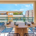 Superbe Climatisé à - 2 Pièces, Parking Inclus Appartement Menton
