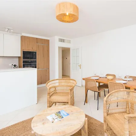 Altezza, Parking Proche Gare