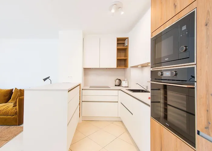 Superbe Climatise A - 2 Pieces, Parking Inclus 公寓