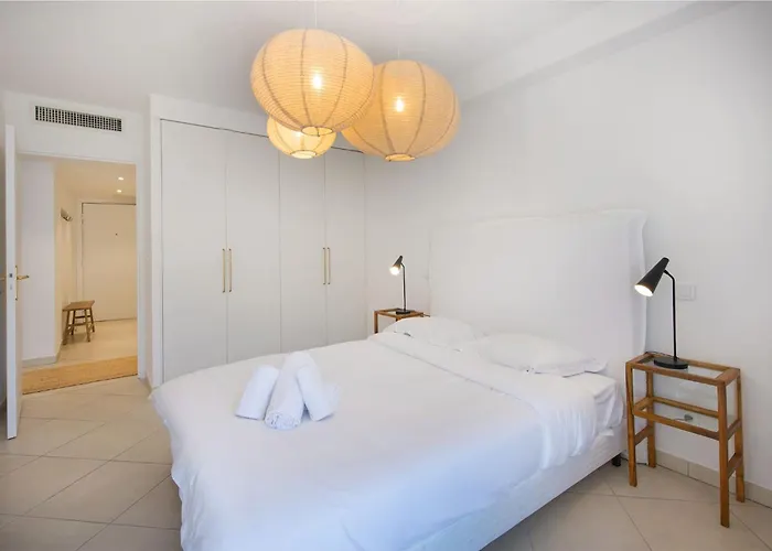 Superbe Climatise A - 2 Pieces, Parking Inclus 公寓 *