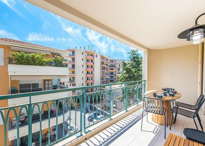 Superbe Climatise A - 2 Pieces, Parking Inclus 芒通