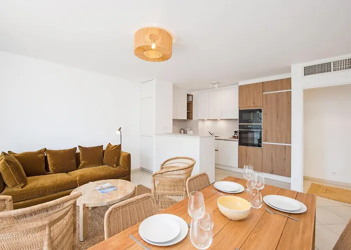 Superbe Climatise A - 2 Pieces, Parking Inclus * 芒通