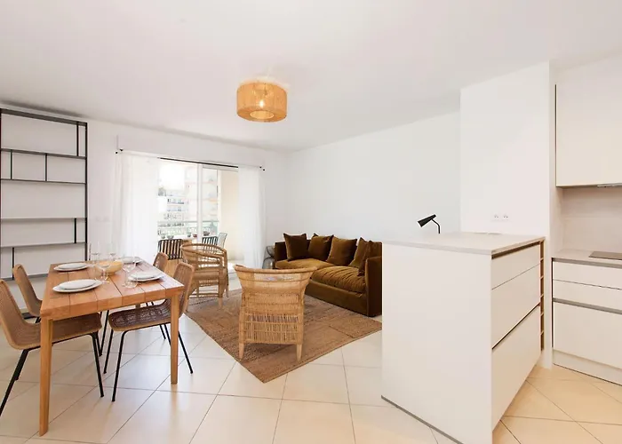 公寓 Superbe Climatise A - 2 Pieces, Parking Inclus *